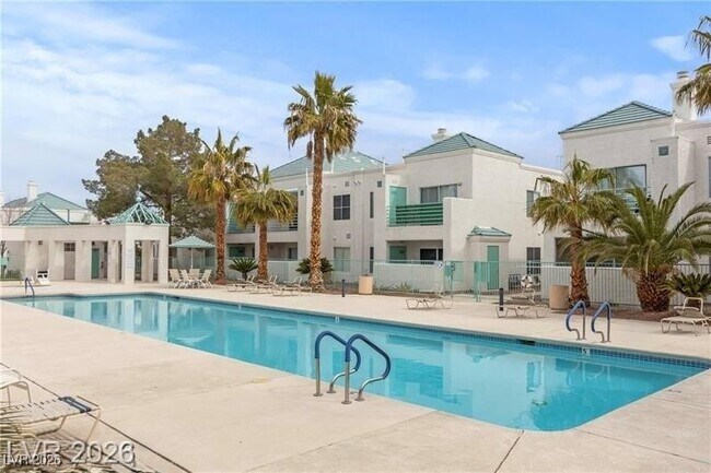 Building Photo - 7100 W Pirates Cove Rd