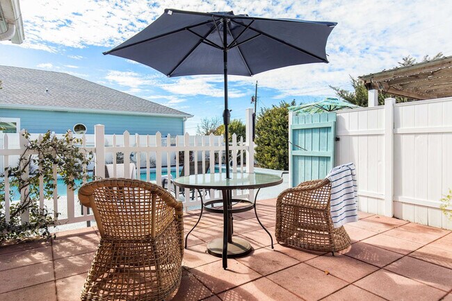 Building Photo - 217 Carol Pl