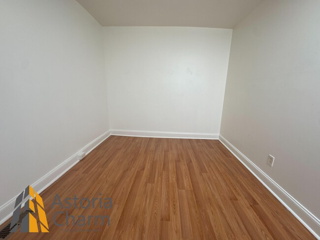 Building Photo - 1303 N Milton Ave