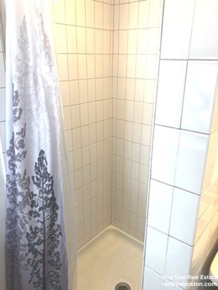 Building Photo - 144 Bowdoin St