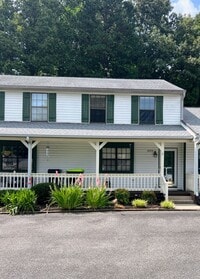 Building Photo - 3 Bedroom Townhome in Forest