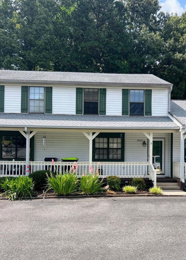 Primary Photo - 3 Bedroom Townhome in Forest