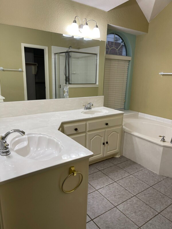 Building Photo - 1510 Fairfield Dr