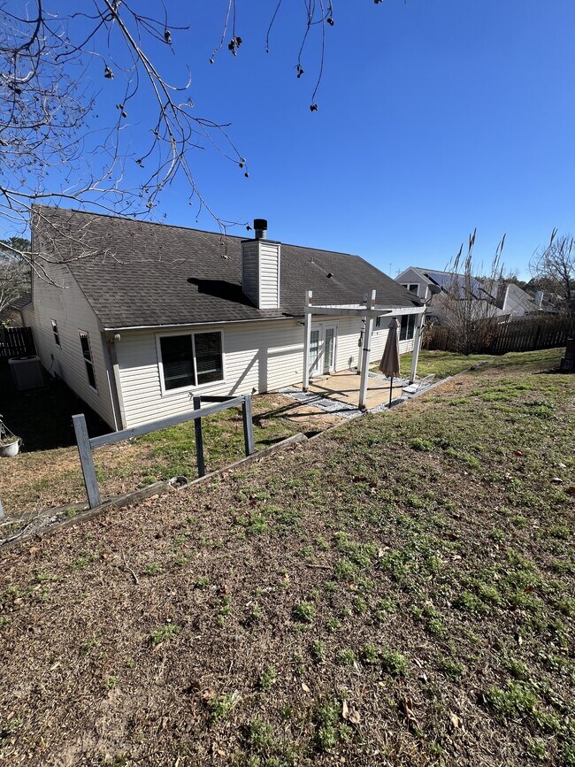 Building Photo - 160 Nicole Ln