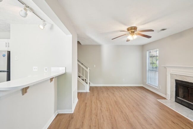 Building Photo - 1066 Rock Creek Ln