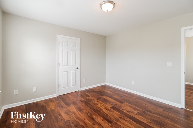 Building Photo - 3833 Tonsley Pl