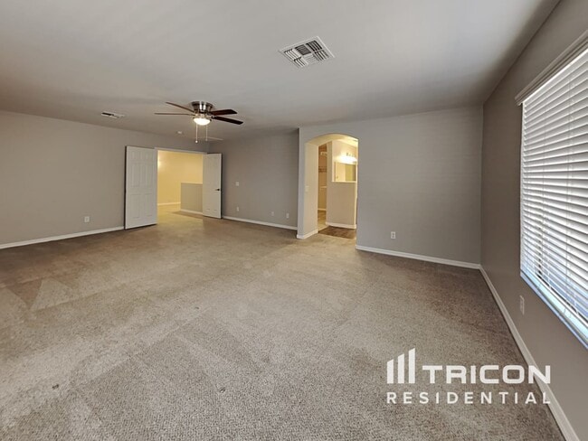 Building Photo - 42780 W Wild Horse Trail