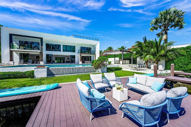 Building Photo - 1430 S Ocean Dr