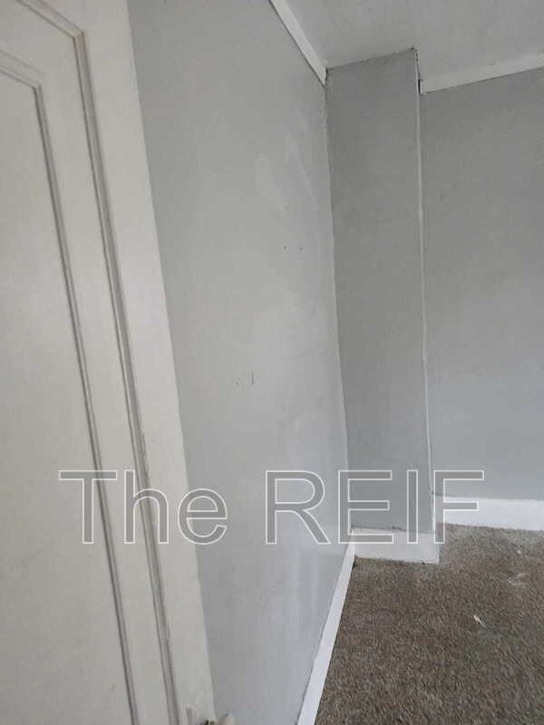 Building Photo - 1023 Barrie Ave