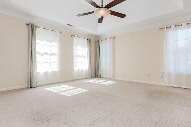 Building Photo - 1231 Wildcliff Cir