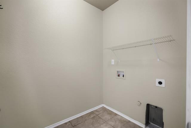 Building Photo - 2049 Meadow View Dr