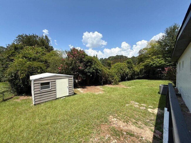 Building Photo - 1035 Kirkland Dr
