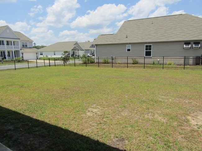 Building Photo - 2165 Ainsley Dr