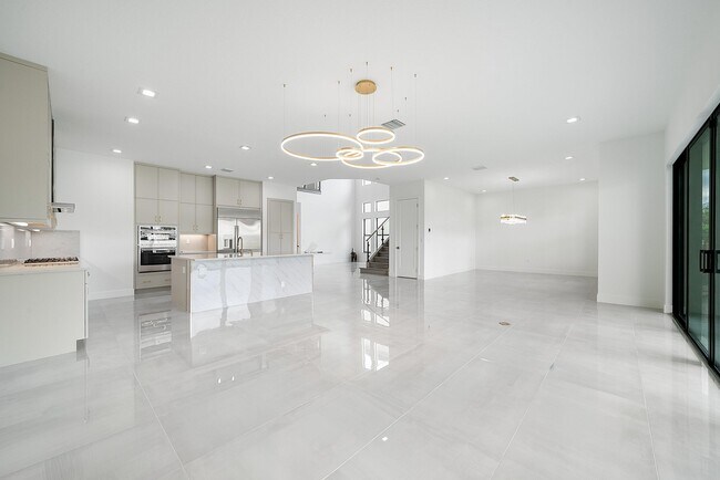 Building Photo - 8561 Crystal Downs Ave