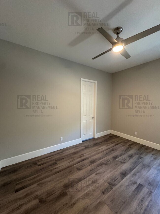 Building Photo - Beautiful Winchester Home with Open Floor Plan, Office & Solar