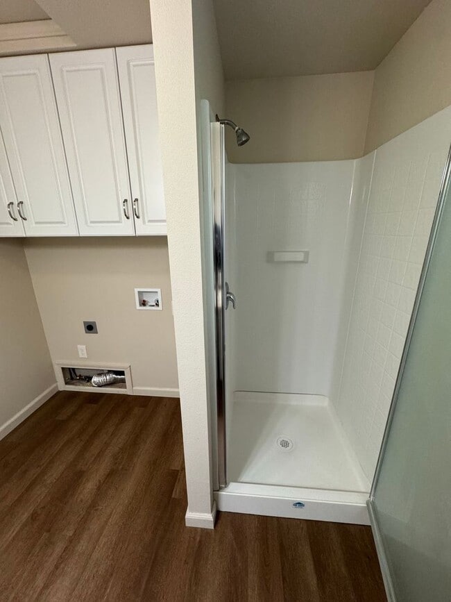 Building Photo - 3 Bedroom 2 Bath in Reedley California