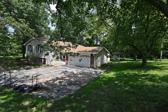 Building Photo - 2706 Christy Ave