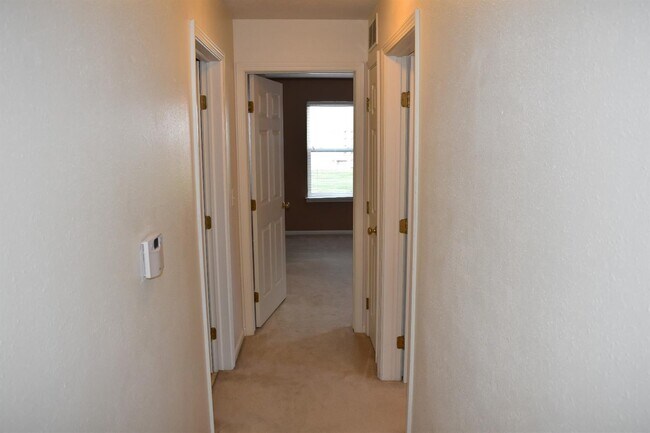 Building Photo - 1462 Millbrook Trail