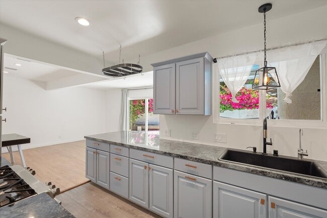 Building Photo - This beautifully updated 4-Bed, 2-Bath Home in Glenoaks Canyon is now available!