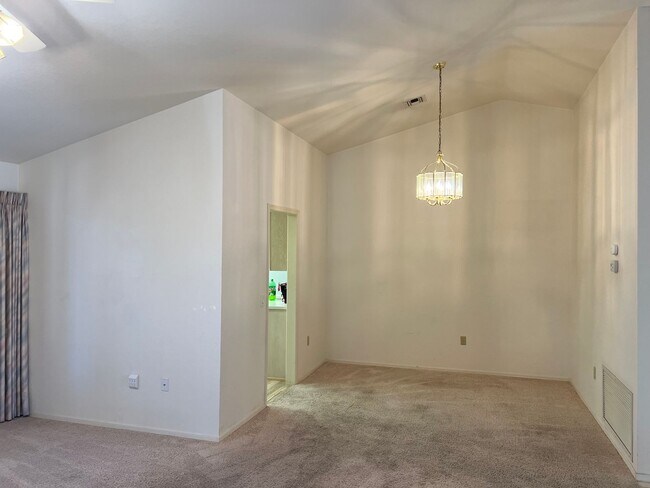 Building Photo - 2516 Sunup Dr