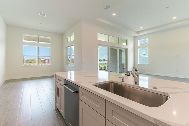 Building Photo - Exquisite 3-Bed 3.5-Bath Home in Prestigio...