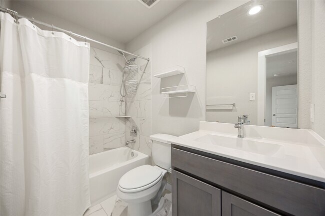 Building Photo - 27118 Peaceful Cv Dr