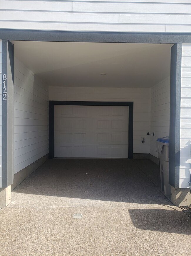 Building Photo - Reed's Crossing 2 bed/2.5 bath Townhome!