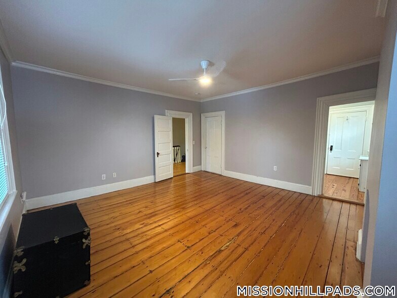 Building Photo - 1 Pickering Ave