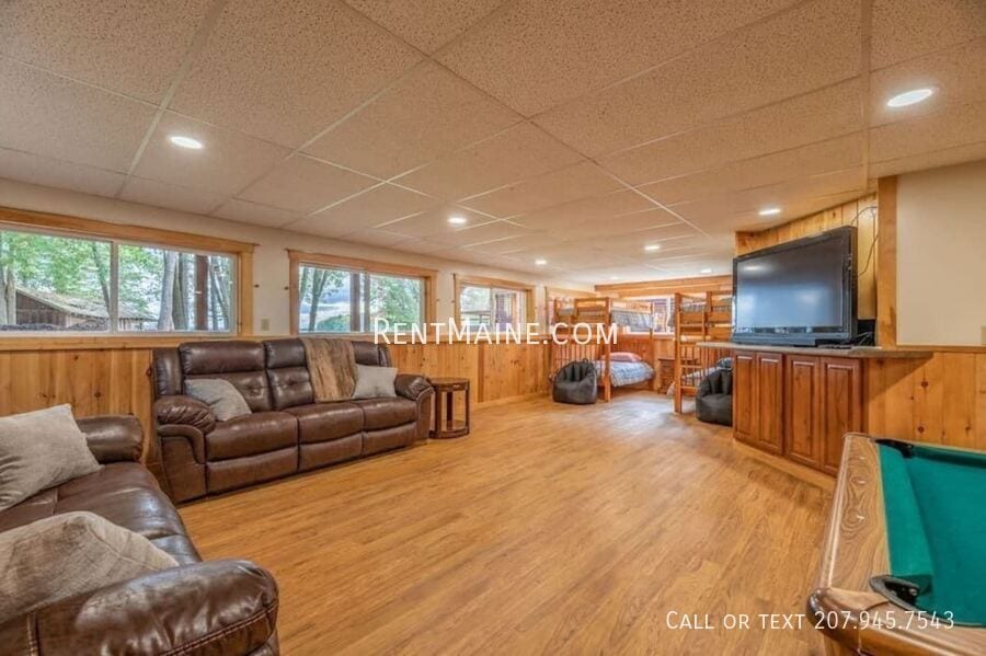 Building Photo - 10 Sand Beach Ln