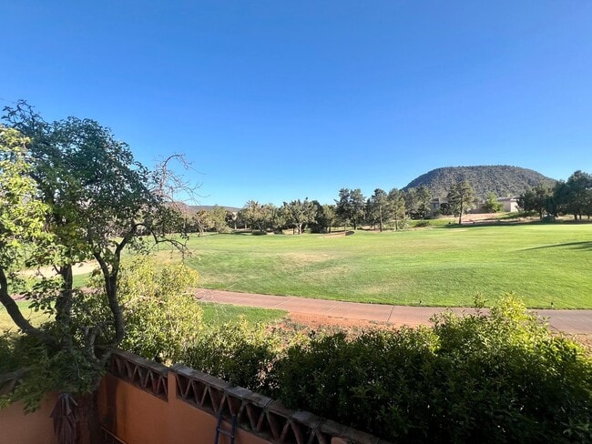 Building Photo - Golf course location with Fitness Center F...
