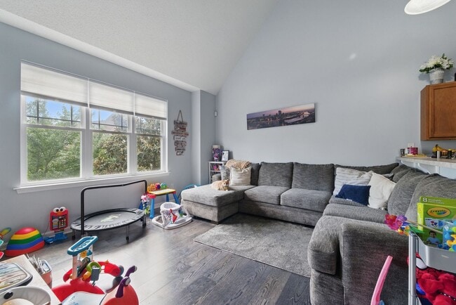 Building Photo - 985 Hollymeade Cir