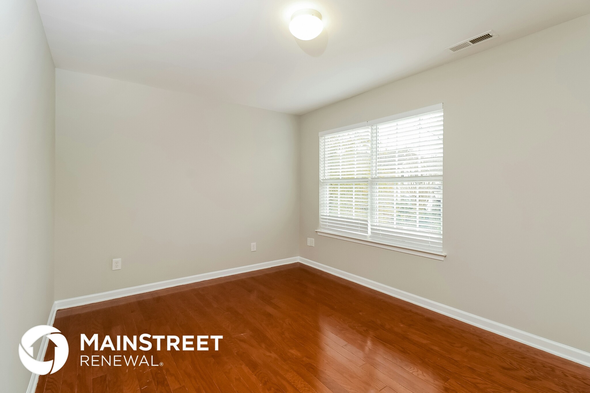 Building Photo - 421 Peachtree Rd