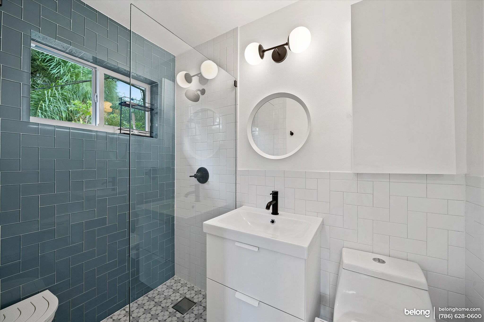 Building Photo - 2271 SW 38th Ave