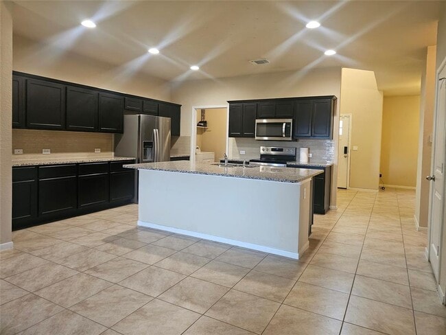 Building Photo - 3112 Armidale Dr