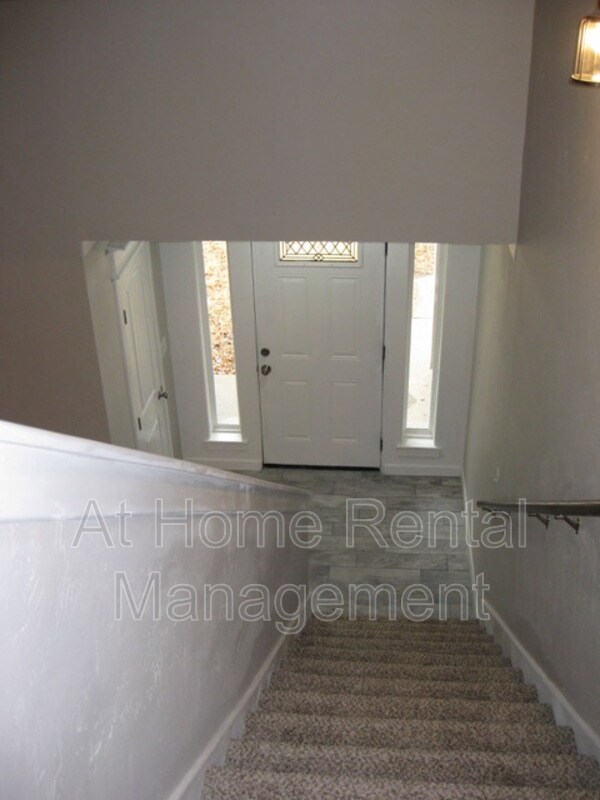 Building Photo - 9224 S Hudson Ave