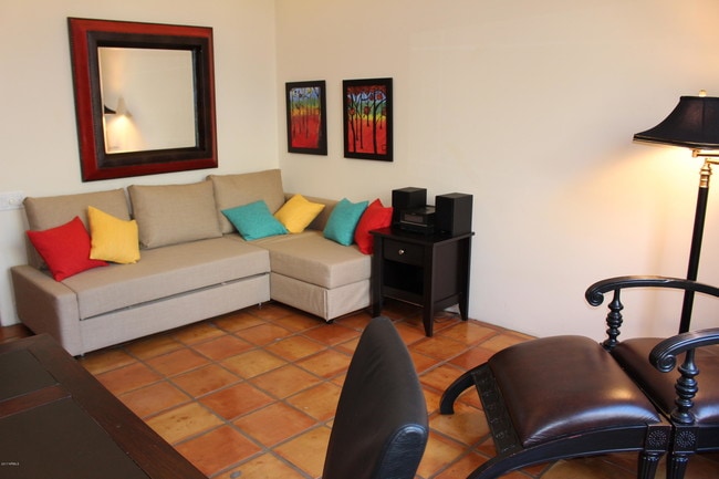 Building Photo - 7562 E High Point Dr