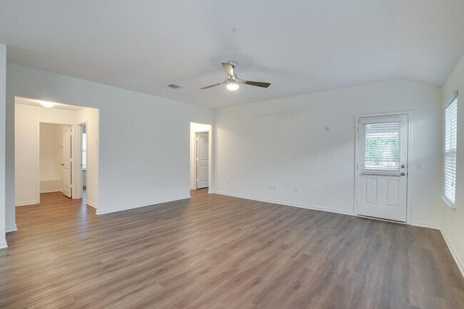 Building Photo - 403 Pentire Way