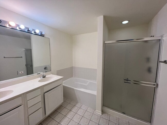 Building Photo - 3059 Serenity Ln