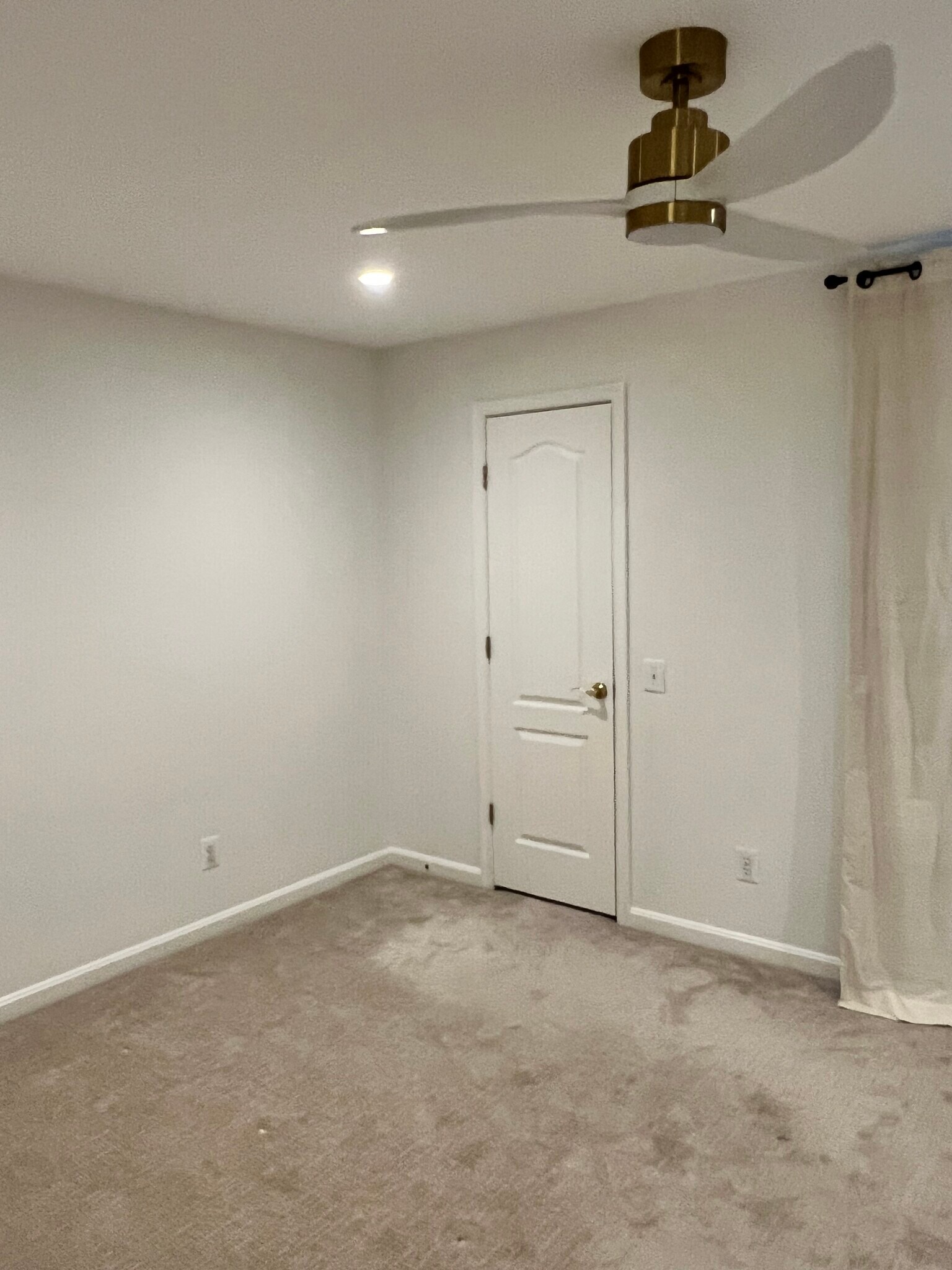 master bedroom - 1721 Kingsgate Ct