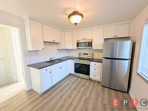 Building Photo - 2712