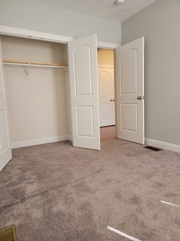 Building Photo - 946 Warren Ave