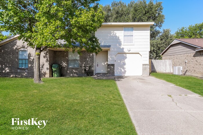 Primary Photo - 624 S Waxahachie St