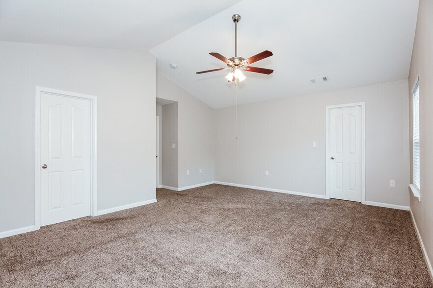 Building Photo - 4905 Broad Leaf Ct