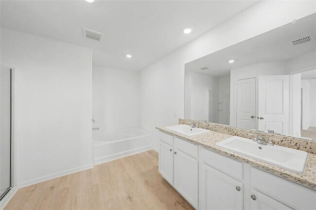Building Photo - 253 Fairlawn Wy