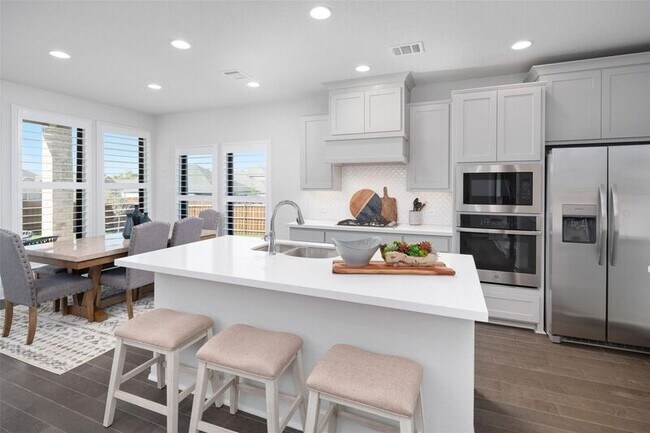 Building Photo - 9600 Acorn Ln