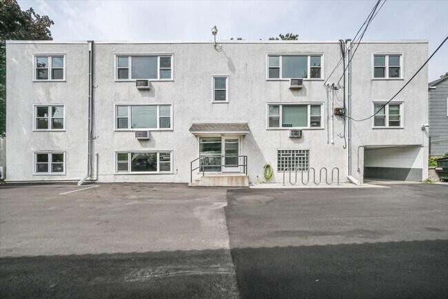Building Photo - 401 Ridgewood Ave