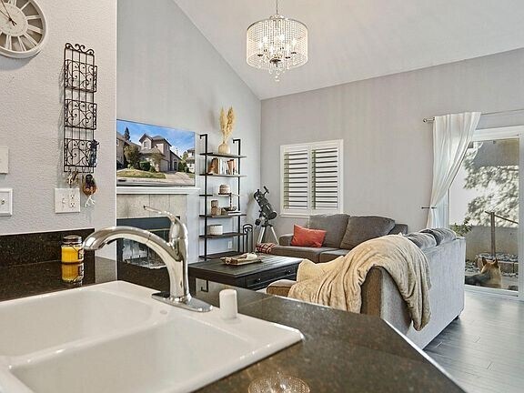 Building Photo - 1601 Barkley Ln