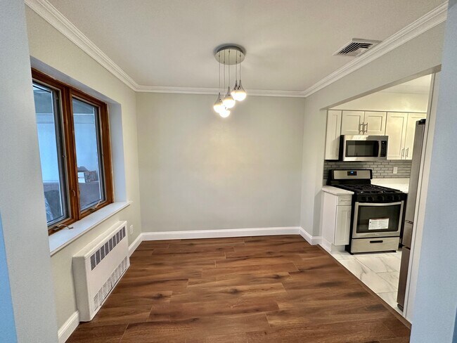 Dining Area - 8577 66th Ave