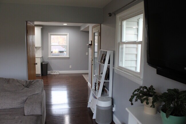 Building Photo - 5039 W Clayton Rd