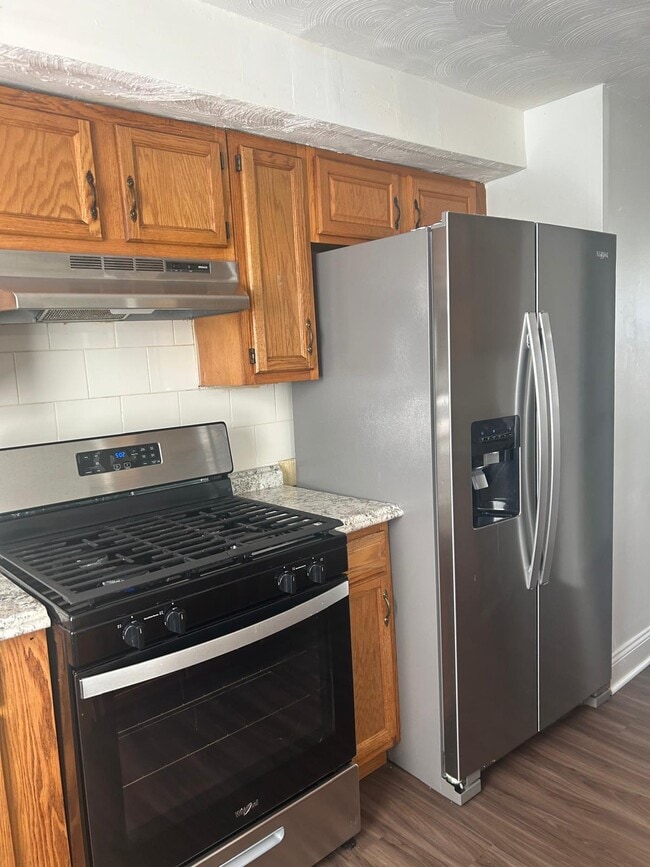 Building Photo - 523 Balsam Terrace